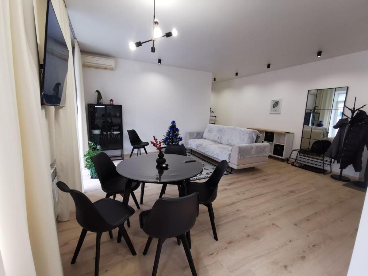 Soborna Apartment รีฟเน ภายนอก รูปภาพ
