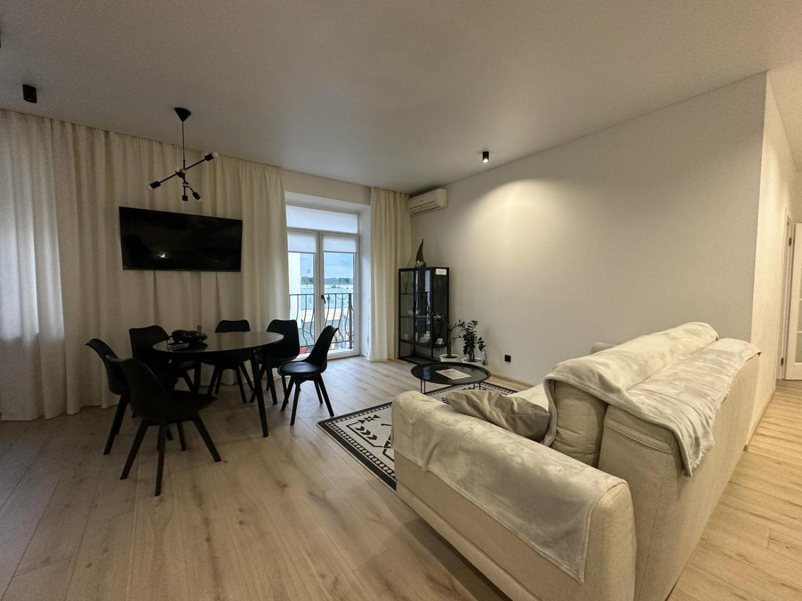 Soborna Apartment รีฟเน ภายนอก รูปภาพ